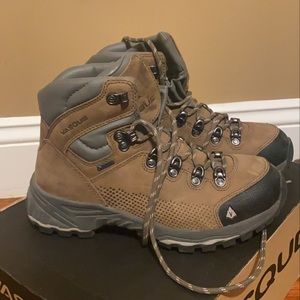 Women’s size 7 Vasque St Elias Hiking boots